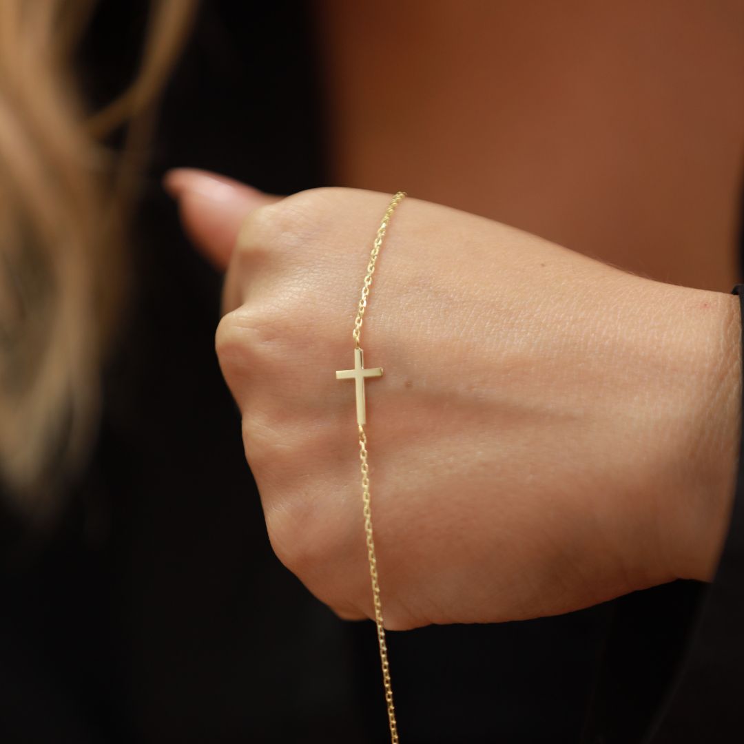 Dainty Cross Bracelet