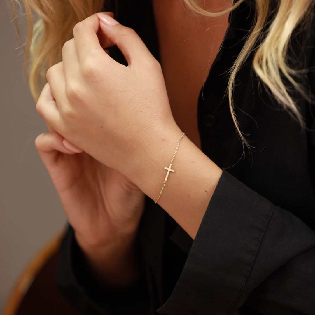 Dainty Cross Bracelet