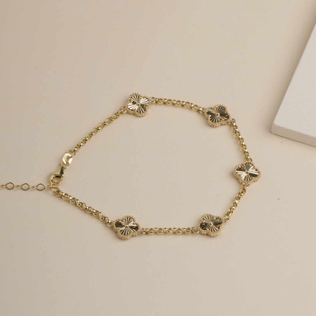 Clover Pendant Bracelet for Women