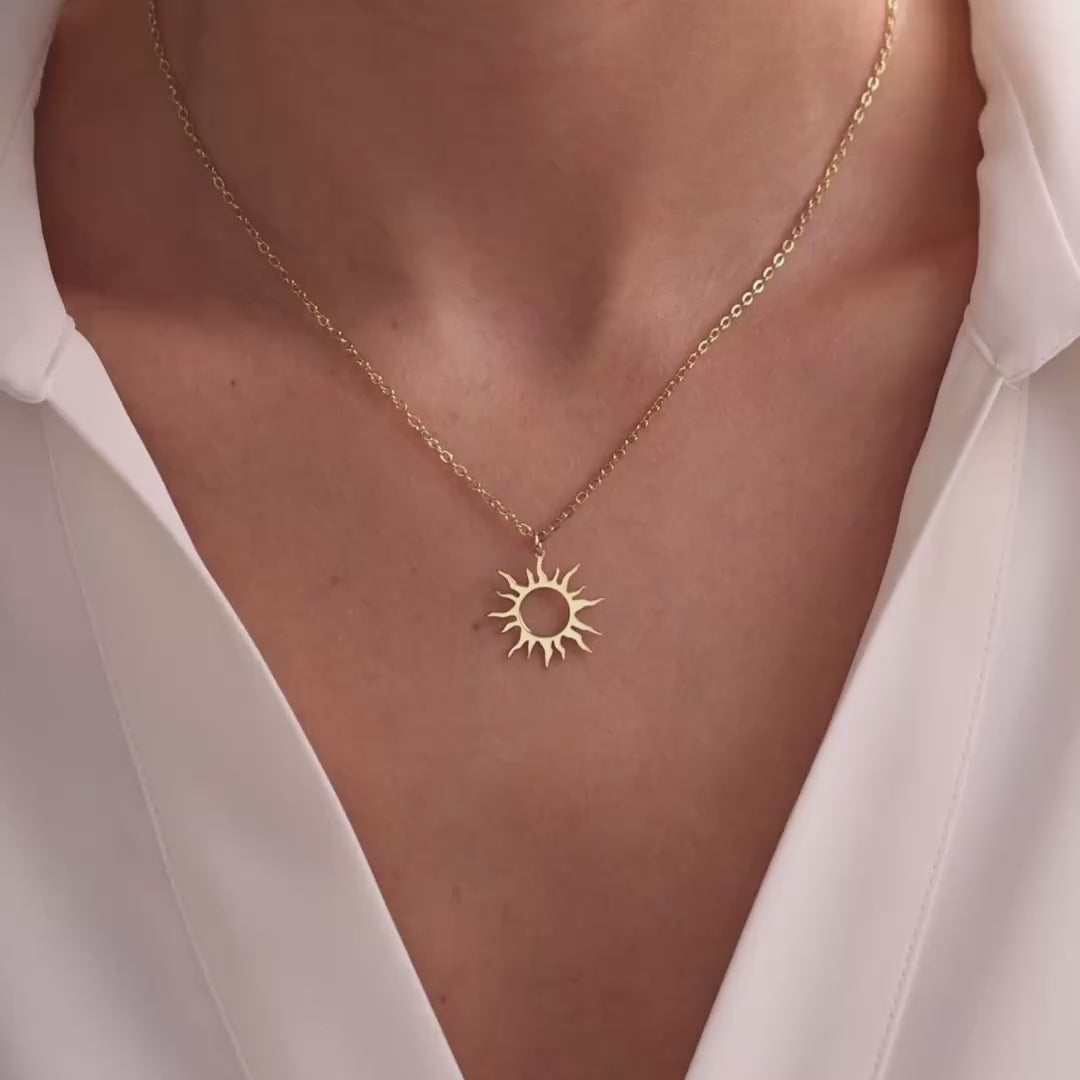 Dainty Sunburst Pendant Necklace