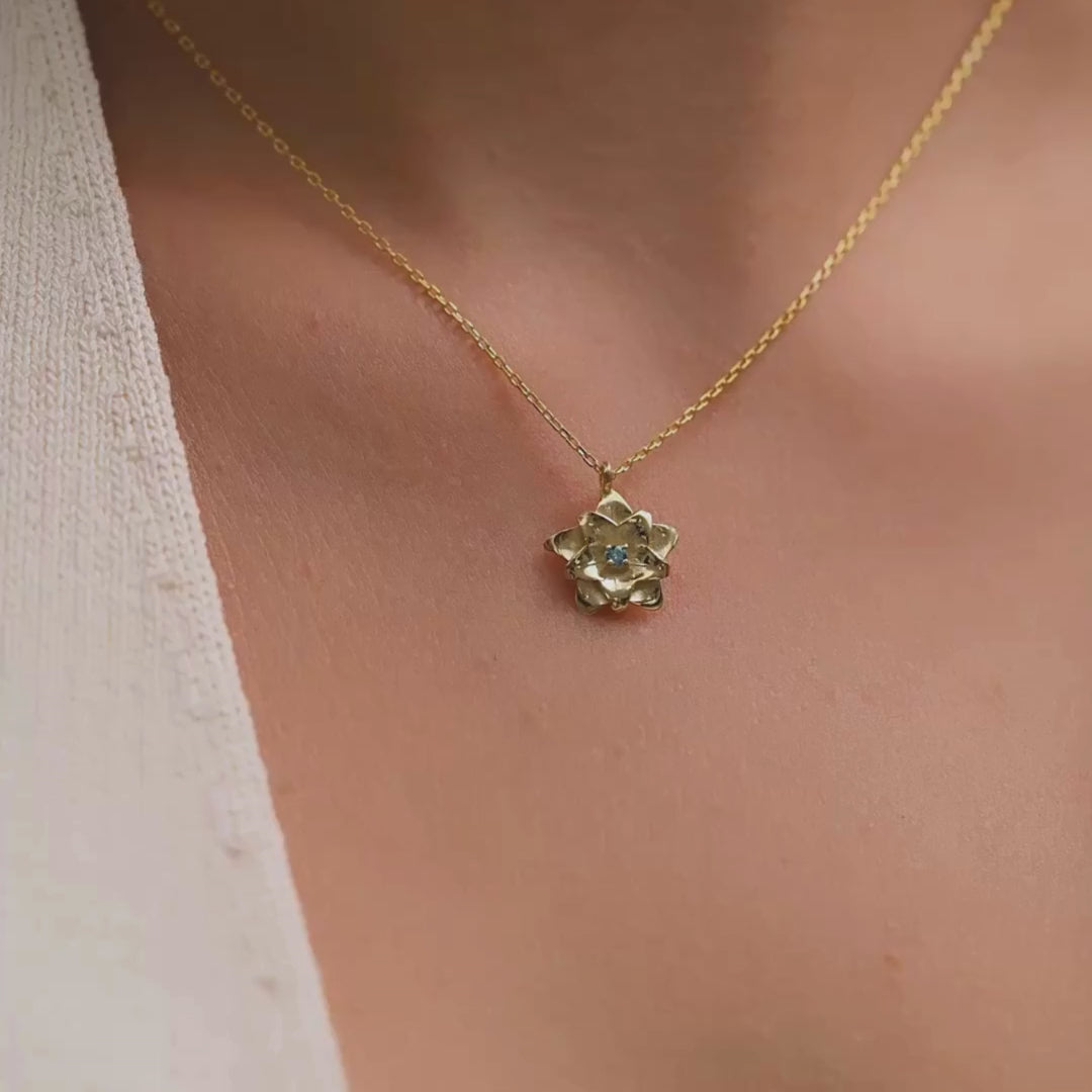 Birthflower-necklace-with-birthstone

