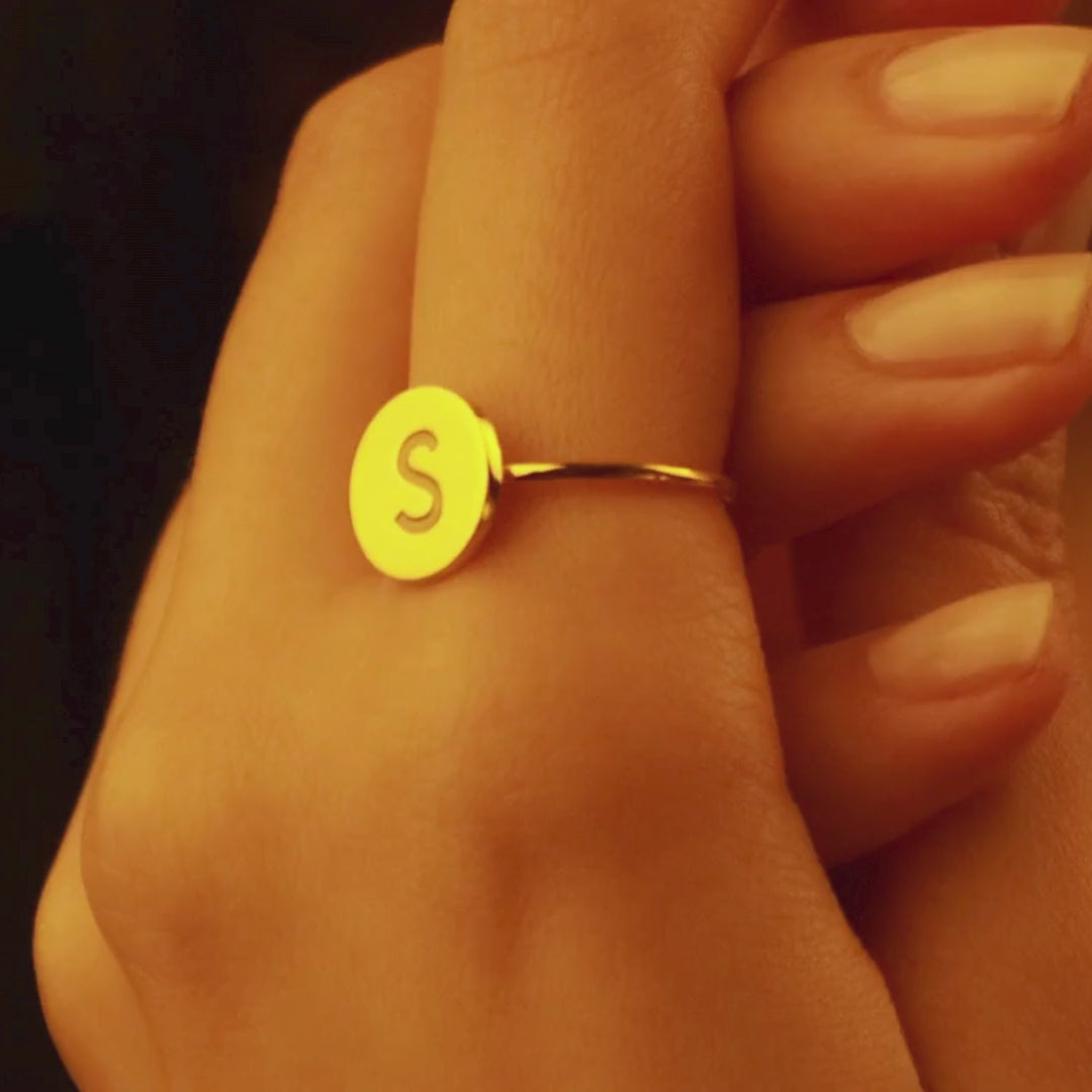 Personalized Round Signet Ring for Women