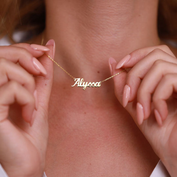 Dainty nameplate outlet necklace